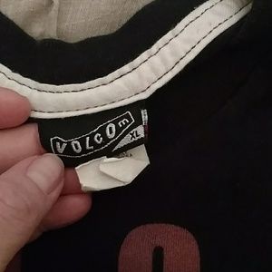 Volcom Shirts & Tops - Volcom boys Sz XL black graphic t shirt Volcom Shirts & Tops - Volcom boys Sz XL black graphic t shirt